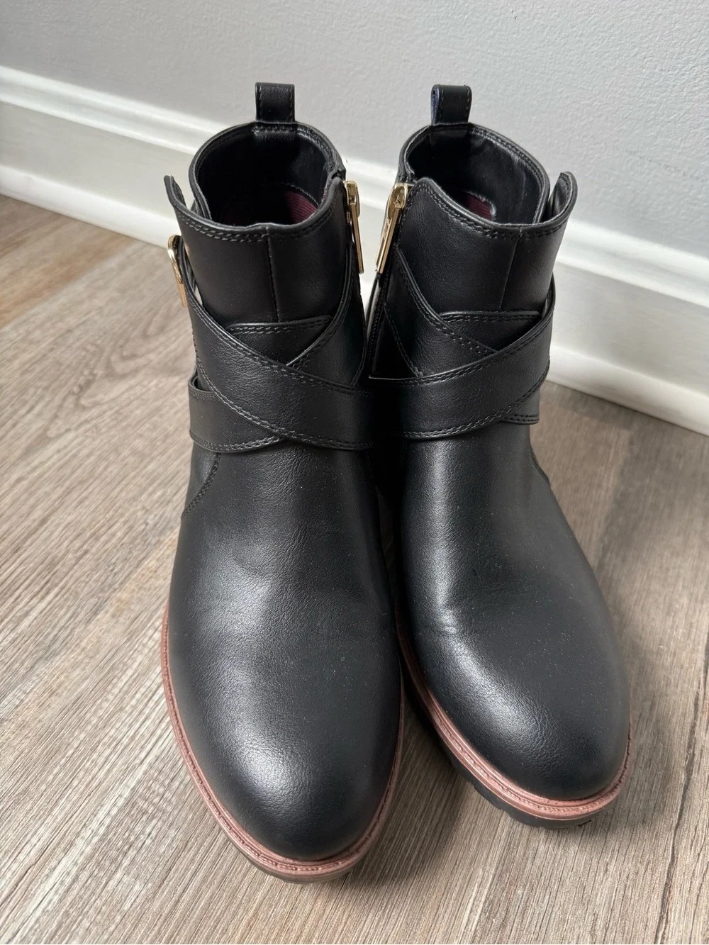 Tommy Hilfiger like new